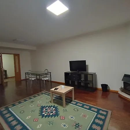 Camaratas De Camas Partilhadas * 巴塞卢什